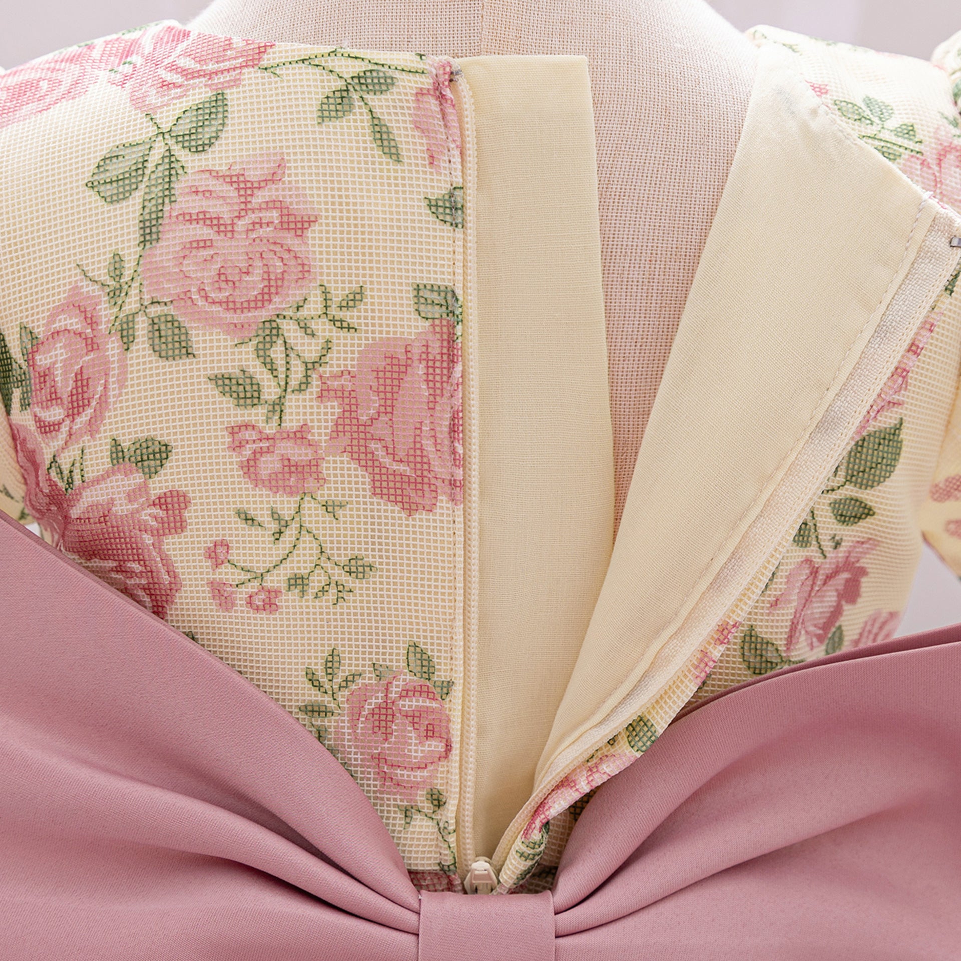 2025 cross-border new children's princess skirt floral skirt girls' dress one-year-old dress mesh three-dimensional applique dress