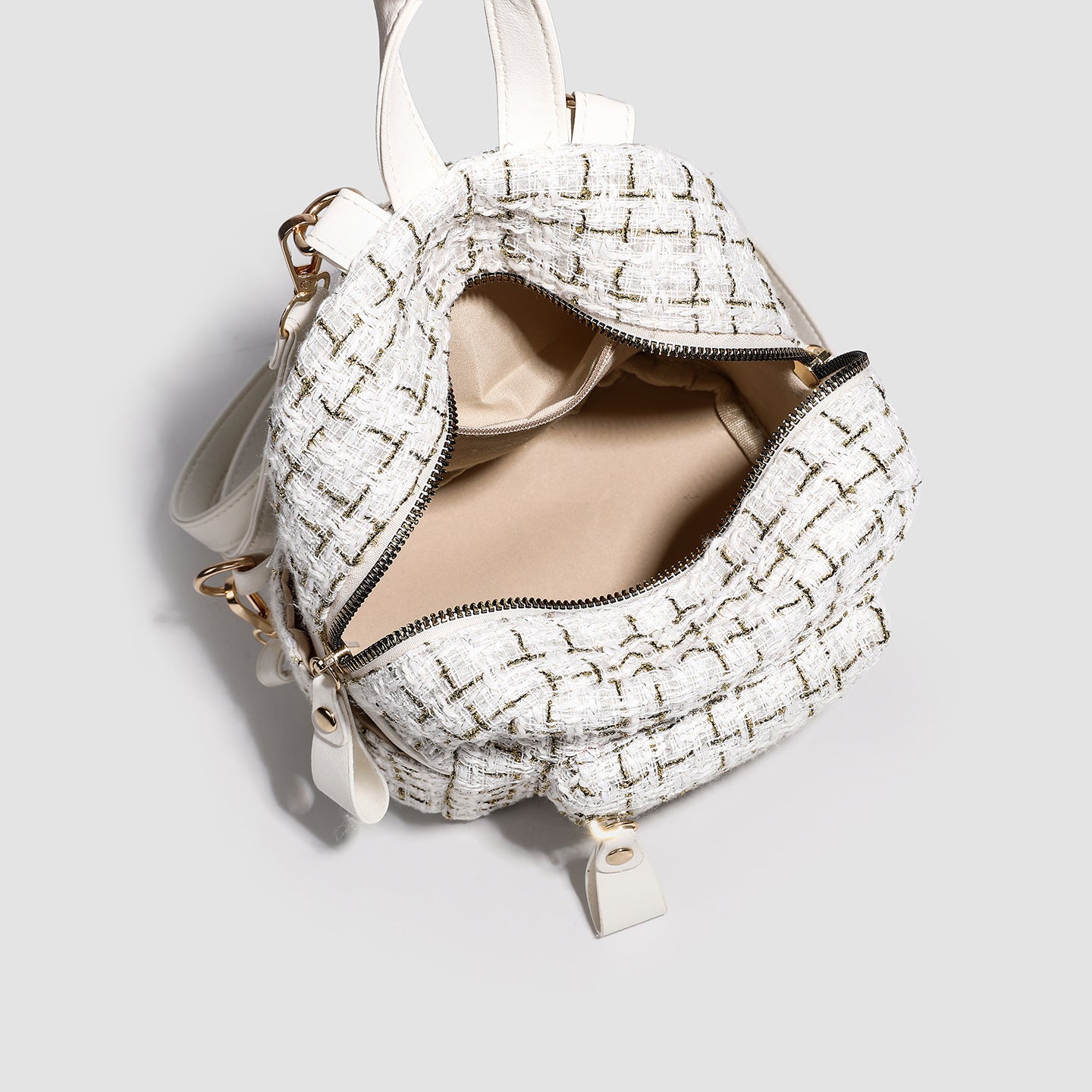 Mini small backpack women's 2025 new Korean version of fashion and leisure multi-purpose ins super fire small schoolbag travel backpack