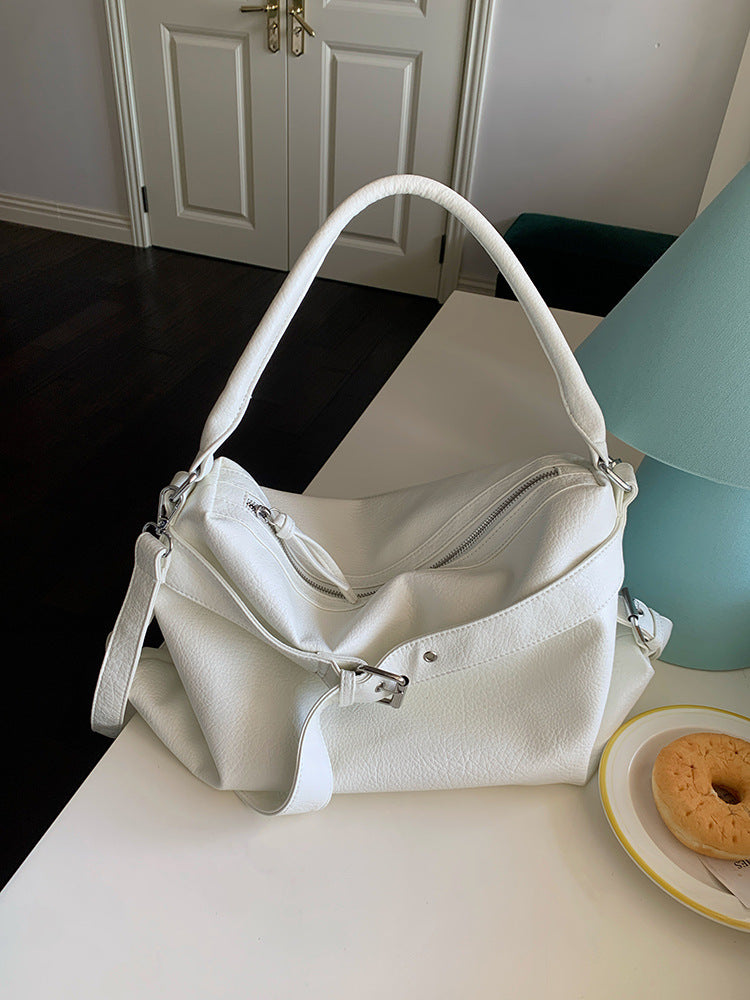 Large capacity black versatile Spice Girl locomotive bag personalized fashionable casual shoulder armpit bag commuter messenger tote bag