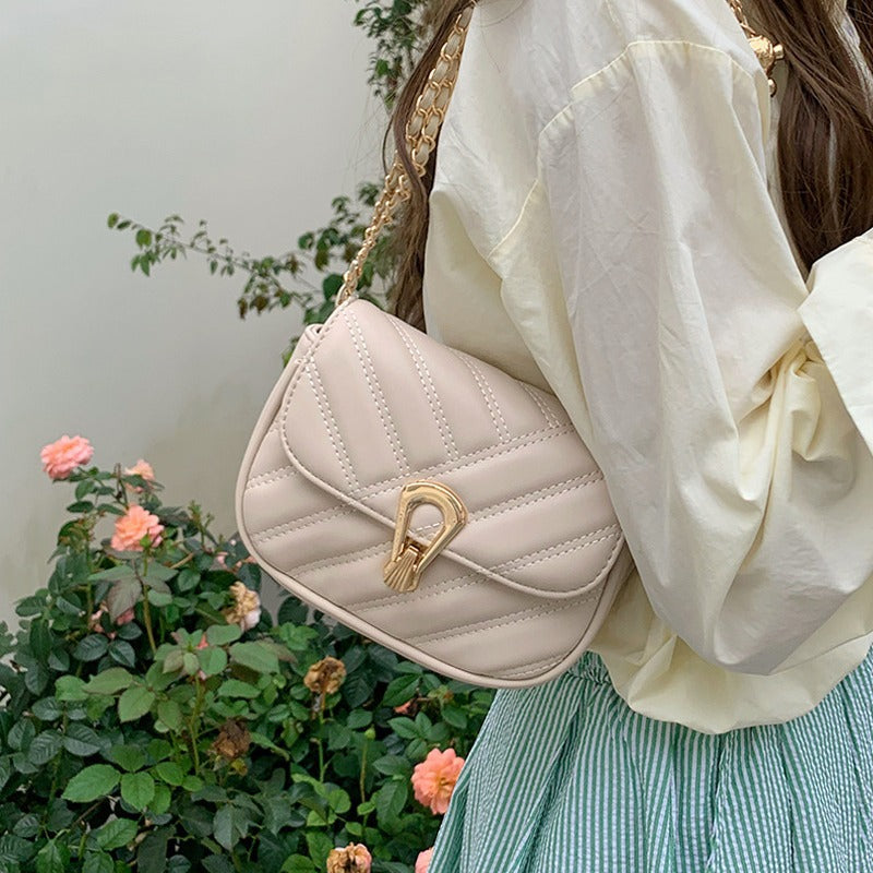 Design Rhombus Chain Crossbody Bag