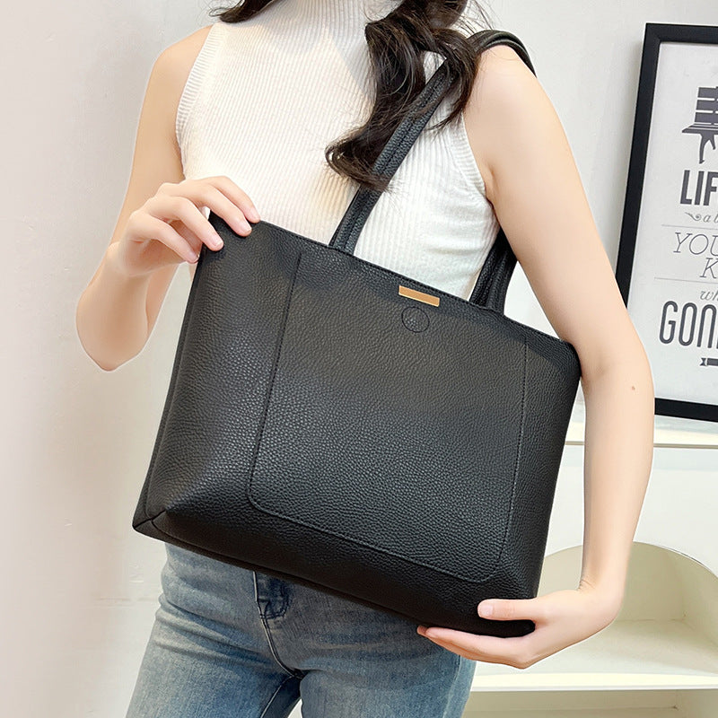Large capacity bag women 2025 summer and autumn simple mother middle-aged new trendy commuter tote bag versatile shoulder bag