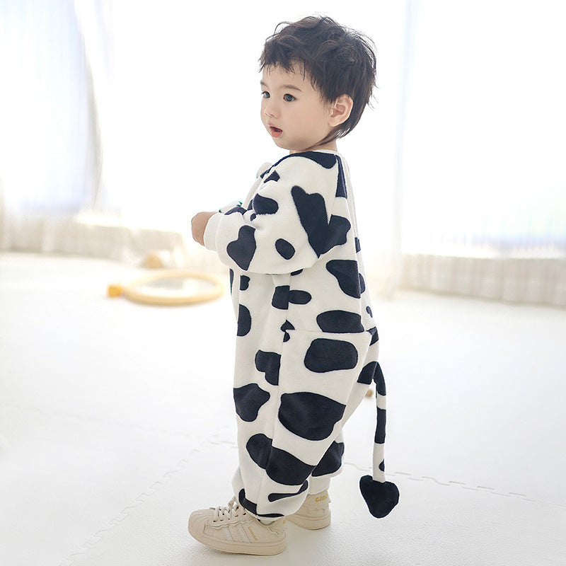 Qile Rabbit autumn new 0-5 year old infants and young children black and white cow texture loose long-sleeved flannel onesie