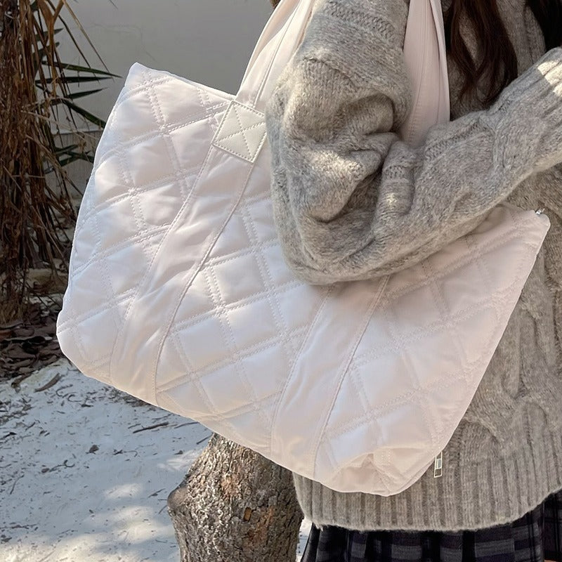 Winter Essentials Tote - The Versatile Commuter Bag