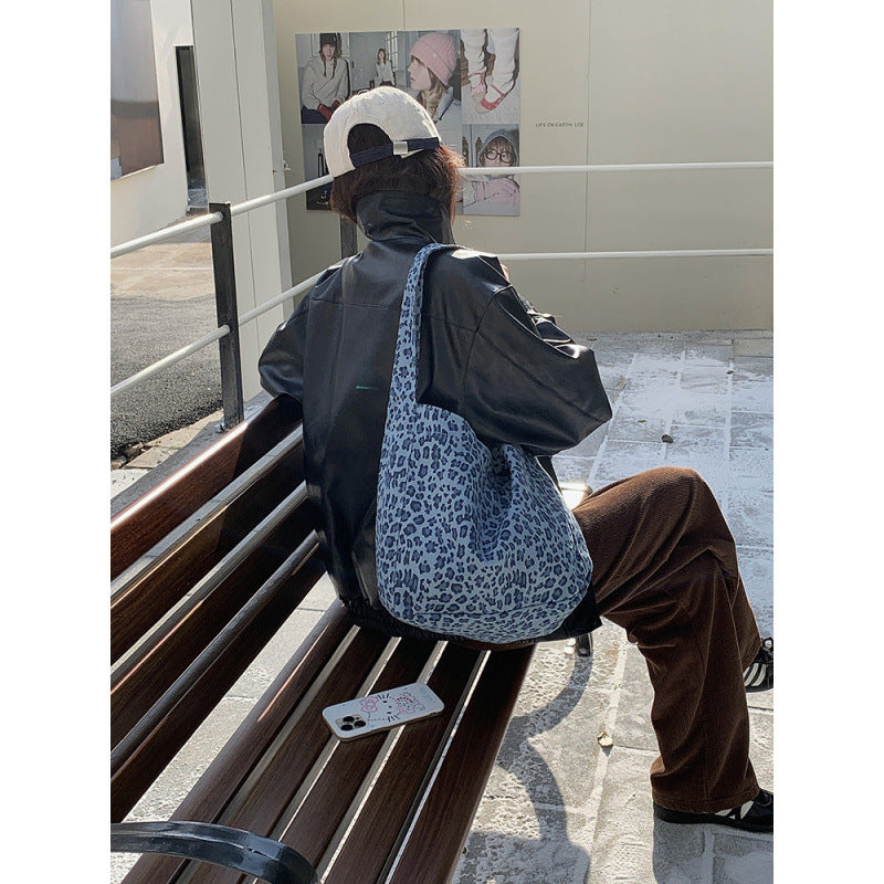 Korean ins retro leopard print canvas bag fashion niche versatile shoulder underarm bag large capacity commuter tote bag