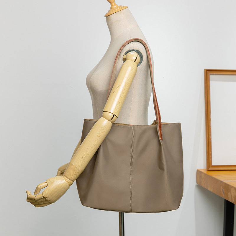 2025 Autumn Commuter Portable Oxford Cloth Women's Bag Shoulder Canvas New Popular Large Capacity Tote Bag