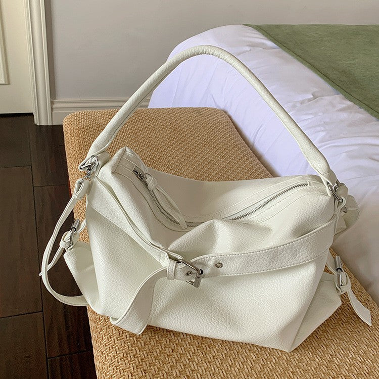 Large capacity black versatile Spice Girl locomotive bag personalized fashionable casual shoulder armpit bag commuter messenger tote bag