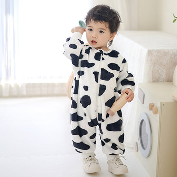 Qile Rabbit autumn new 0-5 year old infants and young children black and white cow texture loose long-sleeved flannel onesie