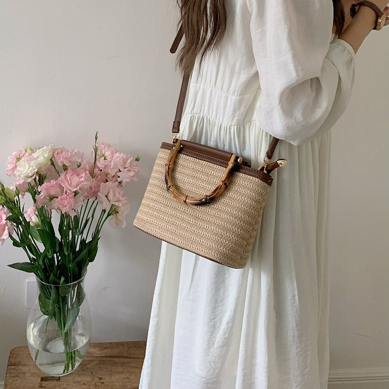 Hand-Woven Straw Bucket Bag – Chic & Lightweight