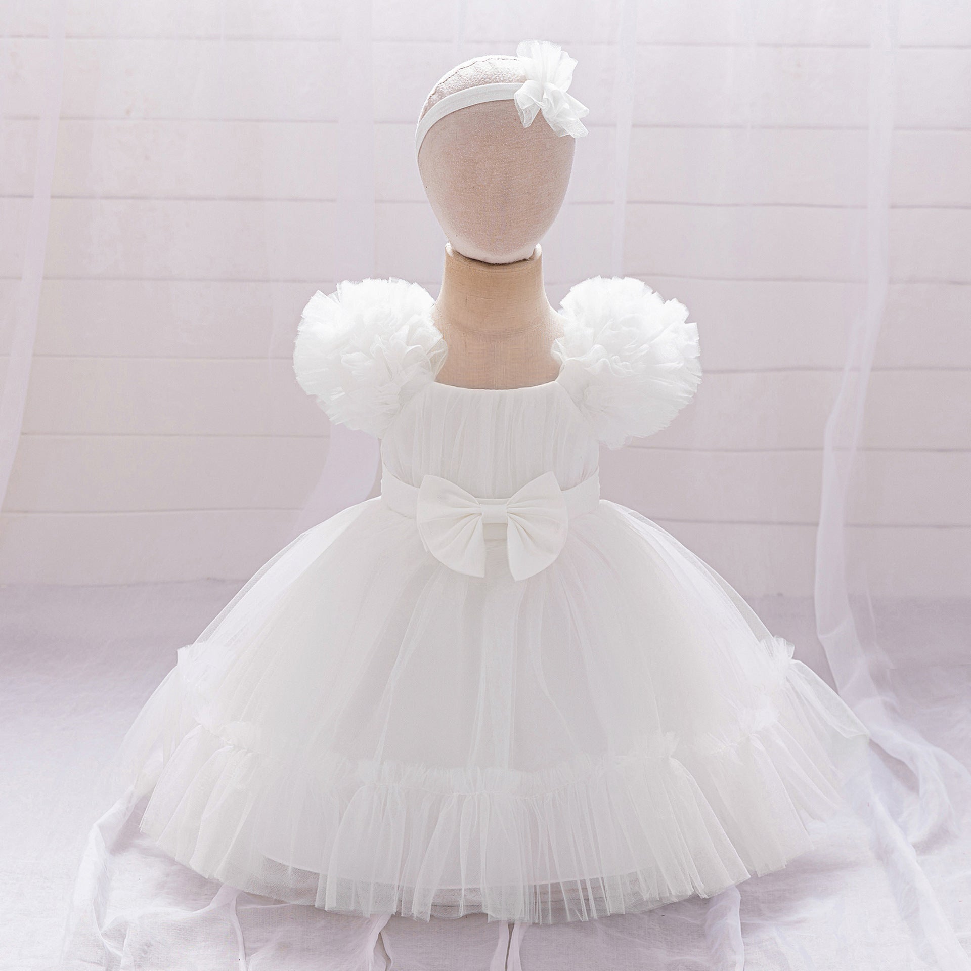 European and American infant dresses, princess dresses, baby year-old scratching pleated mesh, fluffy dress dresses, children's 100-day wash dresses