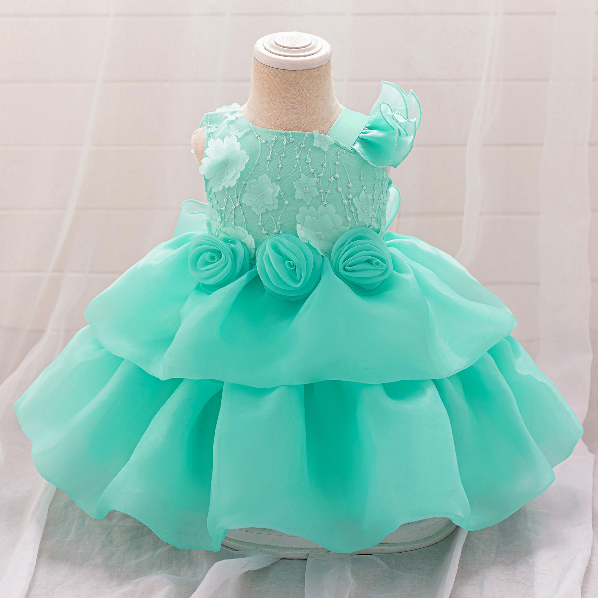 European and American new infant and toddler dresses irregular small flying sleeves three-dimensional flower fluffy princess dresses baby year-round clothes