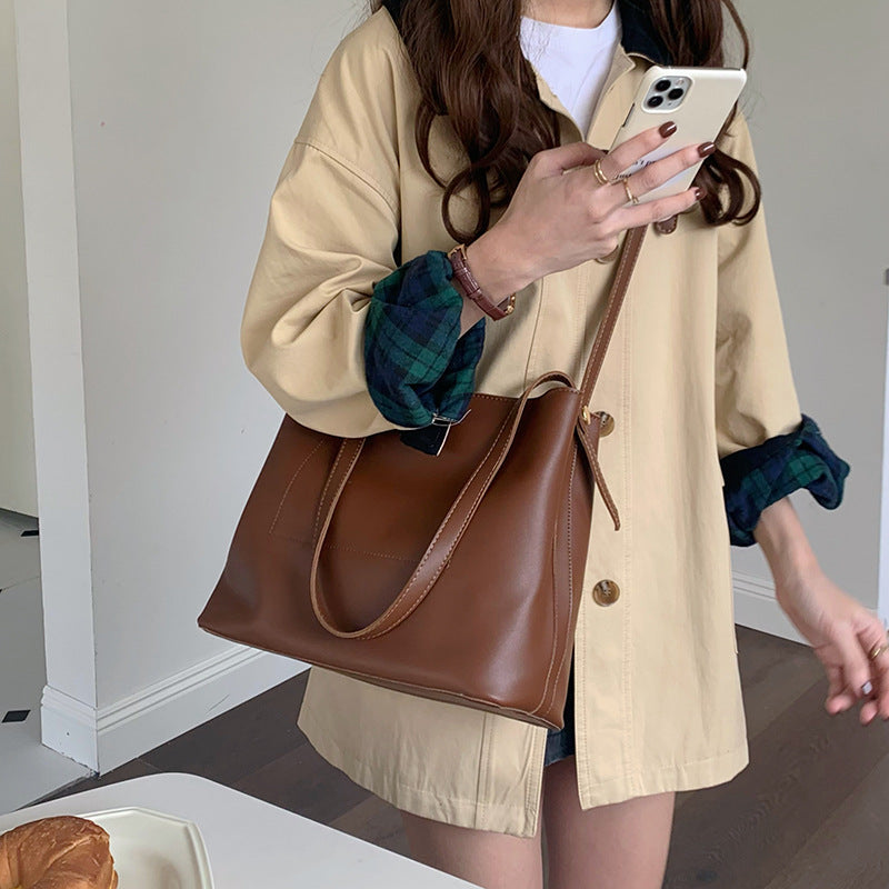 Trendy Large-Capacity Bucket Bag – Stylish & Versatile