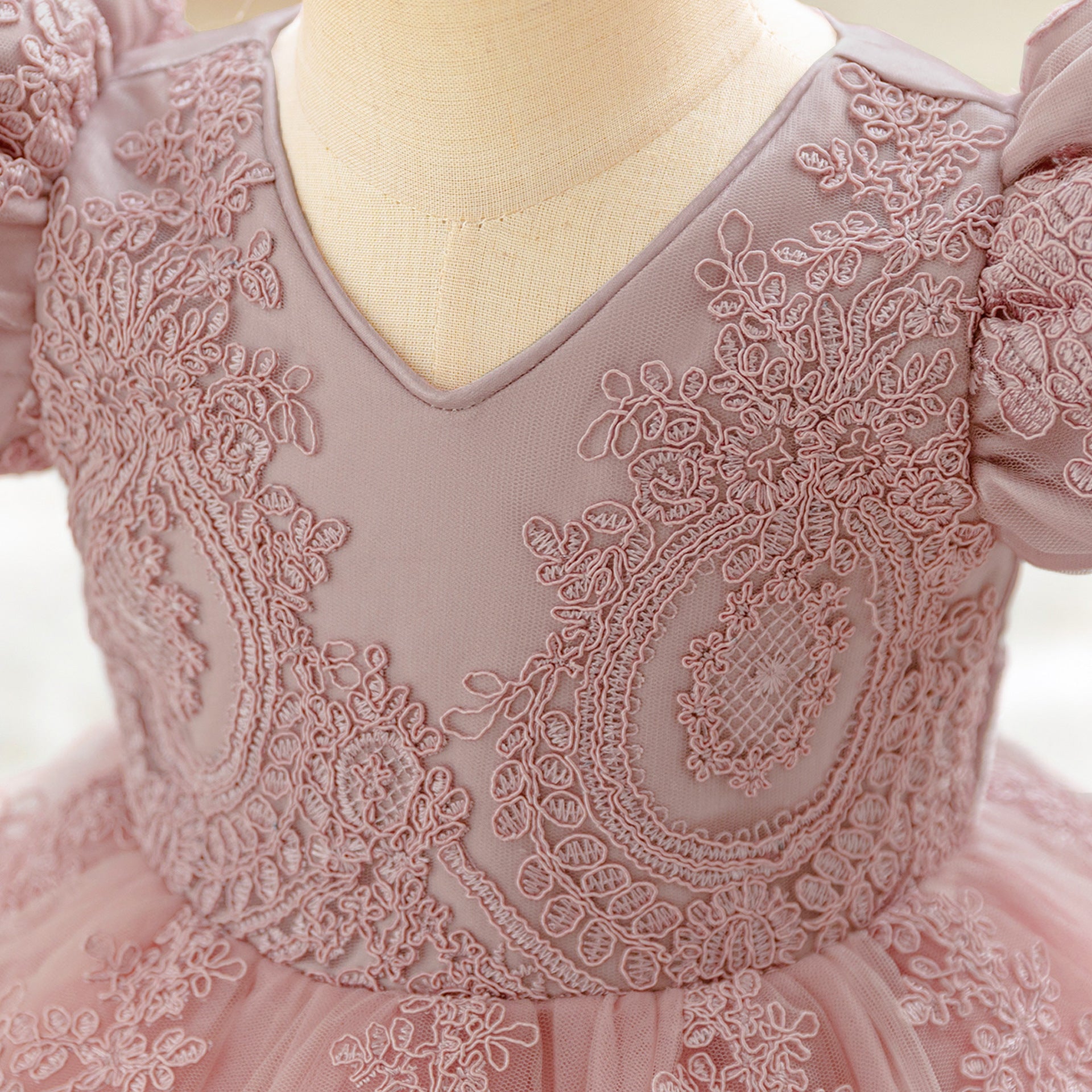 Amazon popular baby baby 100 days old dress bow tutu skirt lace dress factory direct sales