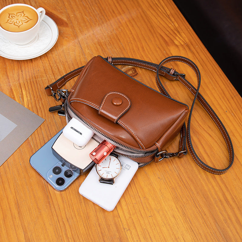 Retro Oil Wax Crossbody Bag – Stylish & Compact