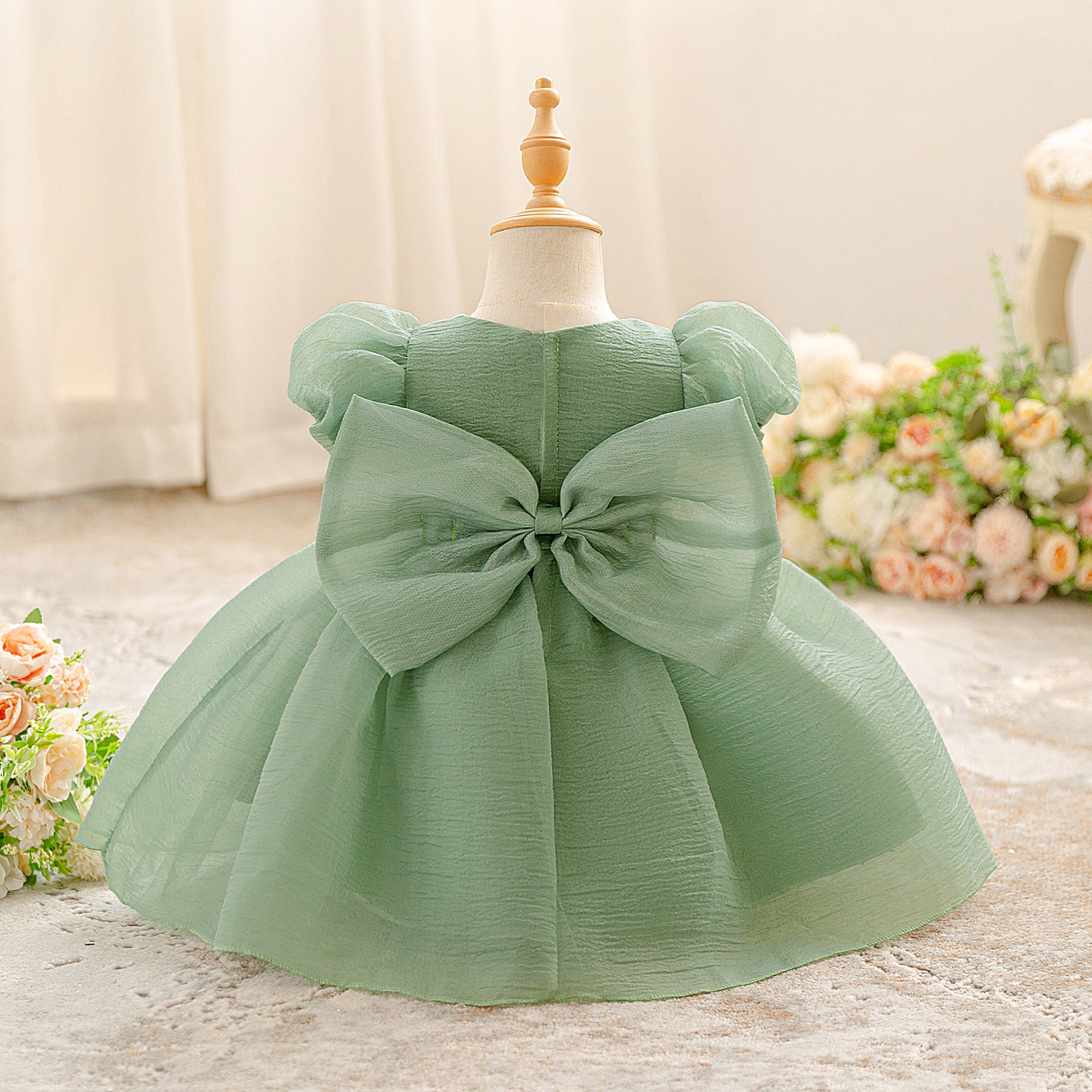 European and American children's clothing birthday princess skirt bubble sleeves medium children's green fluffy yarn children's wedding dress girls dress