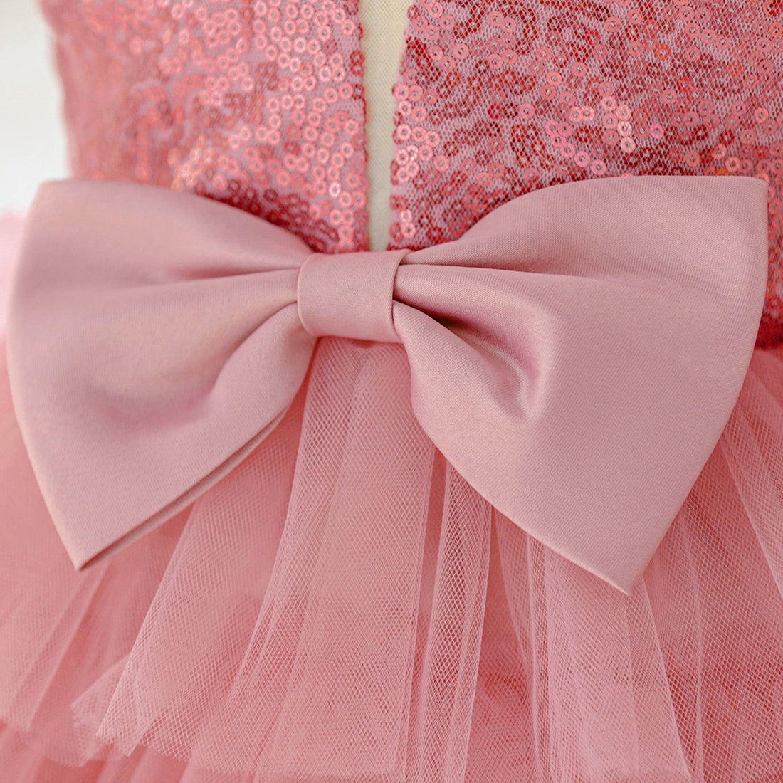 Foreign trade new children's dress dress, girls' wedding dress, flower girl princess dress, sequined medium and small children's dress will be sent on behalf of others.