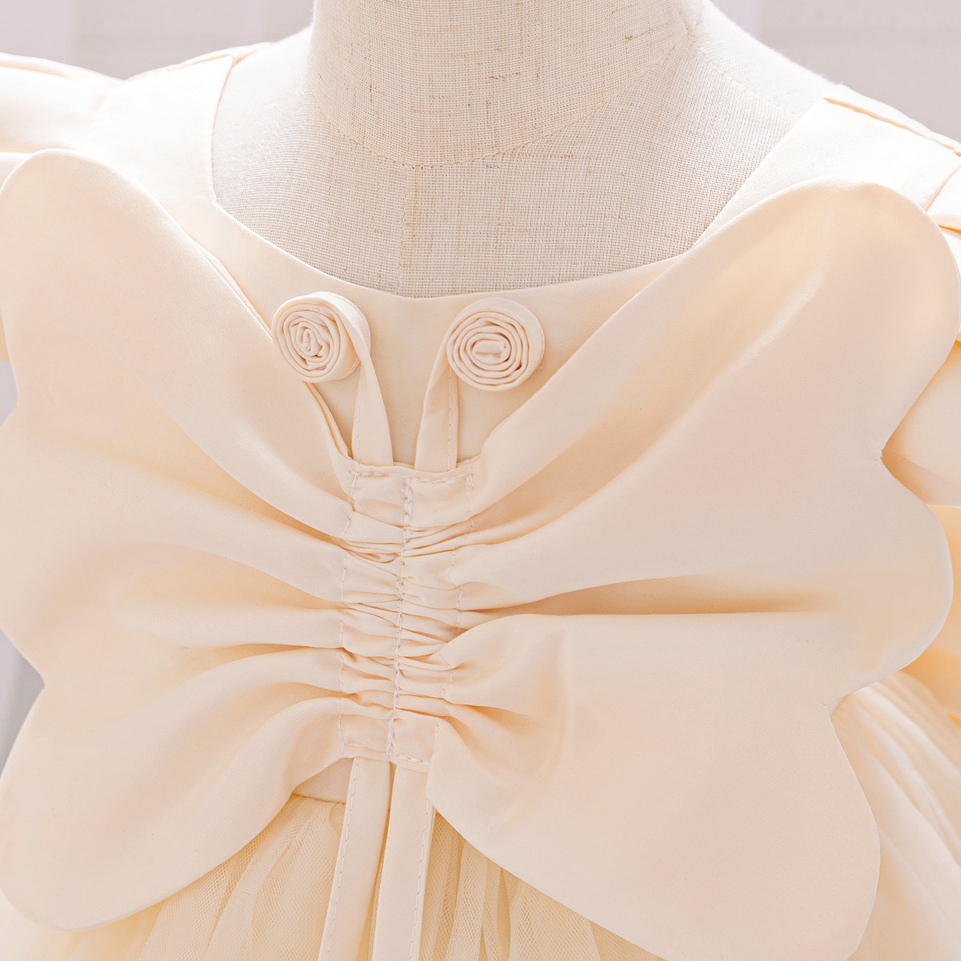 Girl baby 0-3 year old birthday party washing dress baby year old breathable princess dress three-dimensional big bow skirt