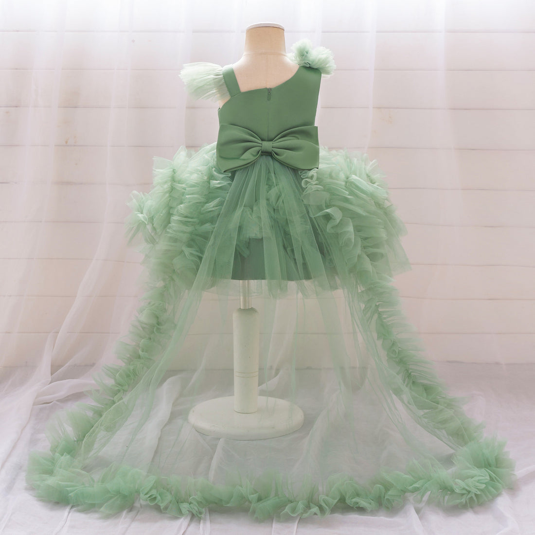 New girls' baby one-year-old trailing skirt infants and toddlers slanted shoulder puffy cake dovetail skirt children's 100-day dress skirt